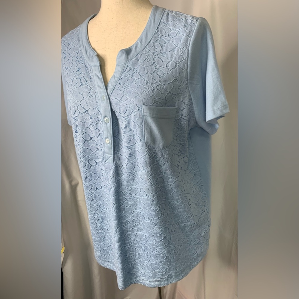 Ivy & Sage Top Lacy Overlay Short Sleeve Shirt Chambray Blue NWT Medium - Picture 2 of 9